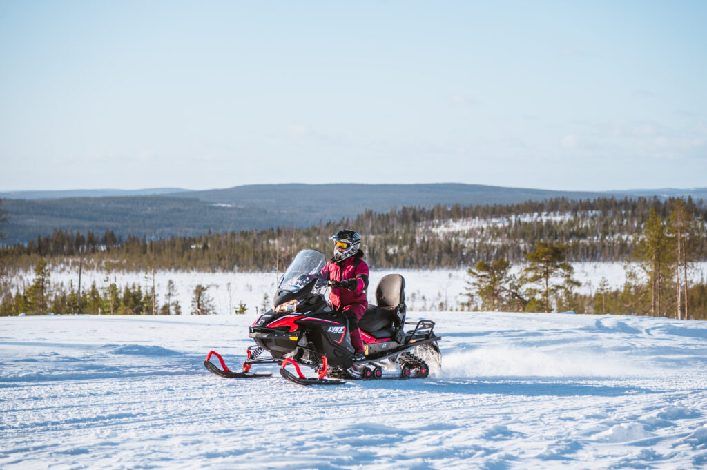 Snomobiling in Rovaniemi Lapland Finland (1)